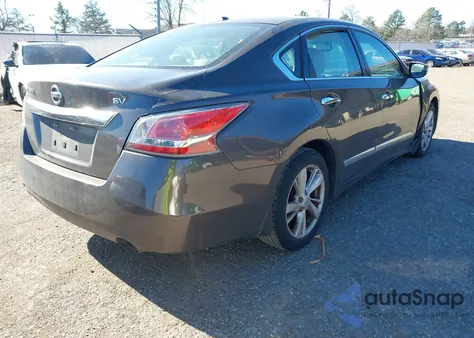 2015 Nissan Altima 2.5 Sv из США, поврежденный, VIN 1N4AL3AP9FC251914